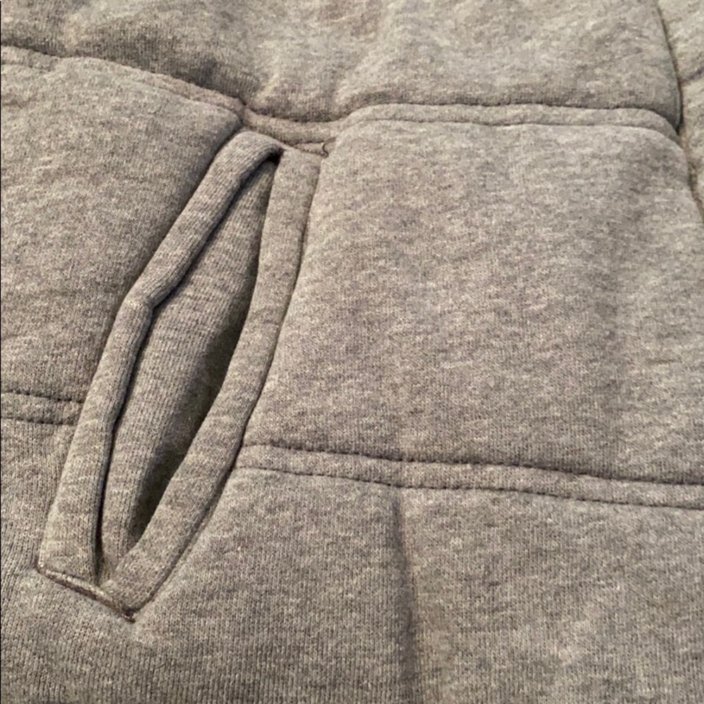 Vest - Picture 2 of 4